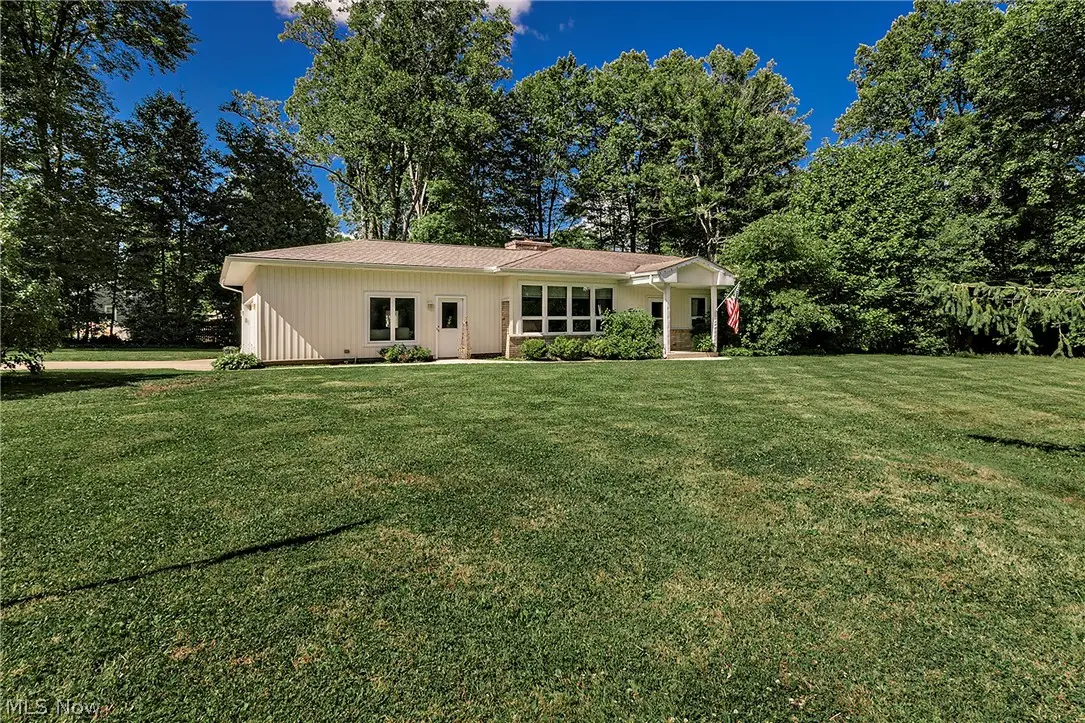 15880 Laurel Road, Chagrin Falls, OH 44022 - #1