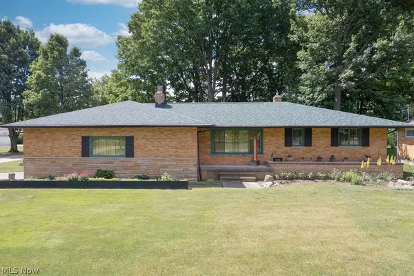 1896 Dunellon Drive, Lyndhurst, OH 44124