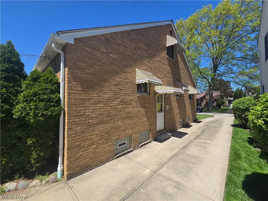 9515 Elsmere Drive, Parma, OH 44130 - #2