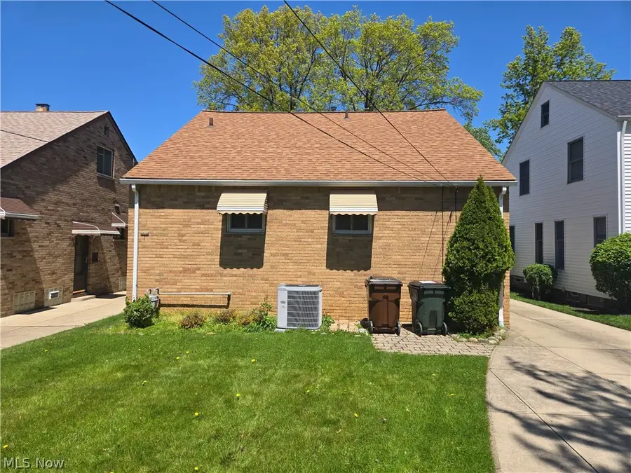 9515 Elsmere Drive, Parma, OH 44130 - #3