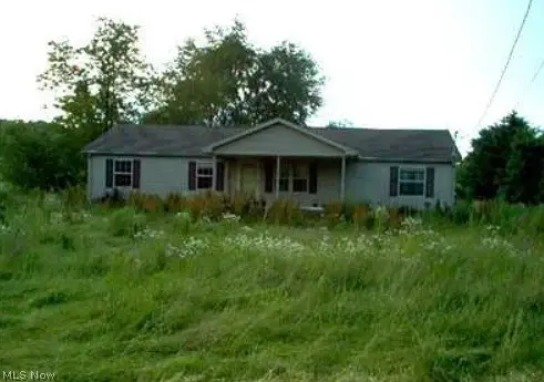9863 Mapleton Se Street, East Canton, OH 44730