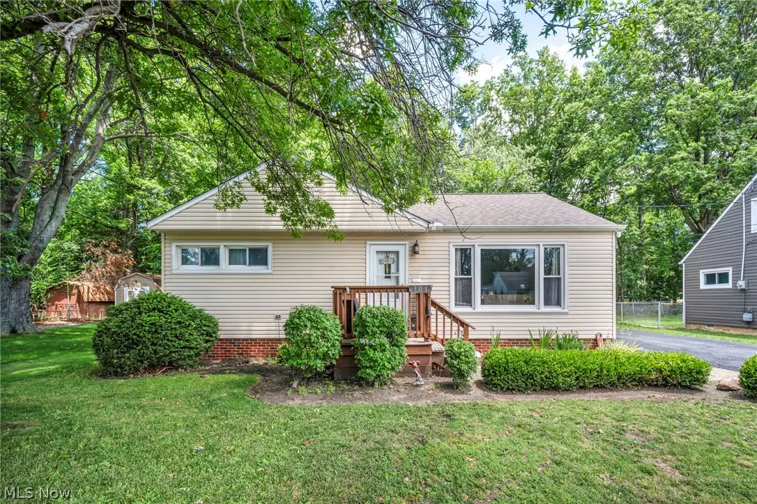 301 E 317th Street, Willowick, OH 44095 - #1