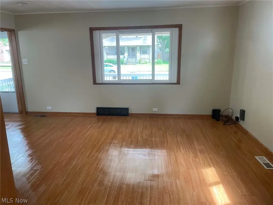 1118 W 8th Street, Lorain, OH 44052 - #2