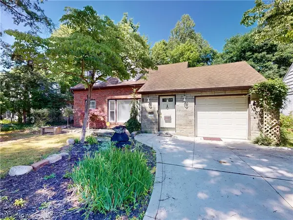 1049 Renfield Road, Cleveland Heights, OH 44121