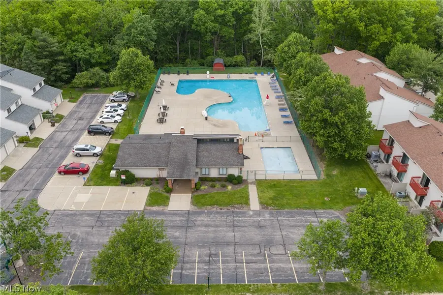 5564 Storrington Oval, Parma, OH 44134 - #3