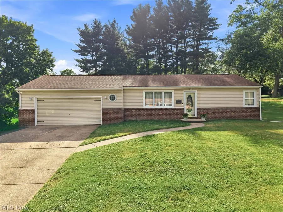 937 Pineview Se Avenue, North Canton, OH 44720 - #2