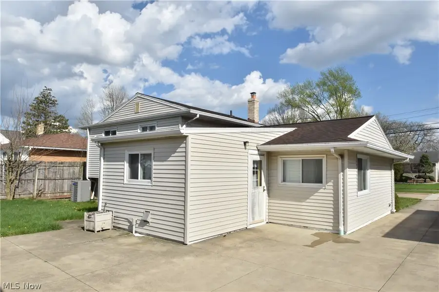 6208 Sylvia Drive, Brook Park, OH 44142 - #2