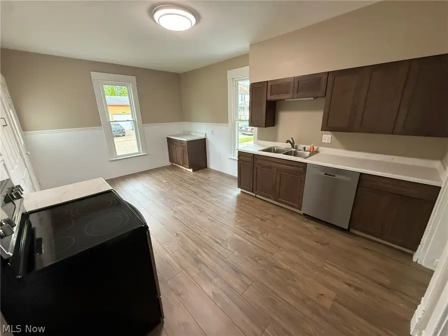 520 E 4th Street, Dover, OH 44622 - #2