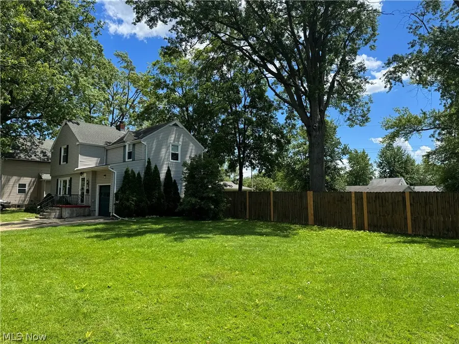 410 Louisiana Avenue, Elyria, OH 44035 - #3