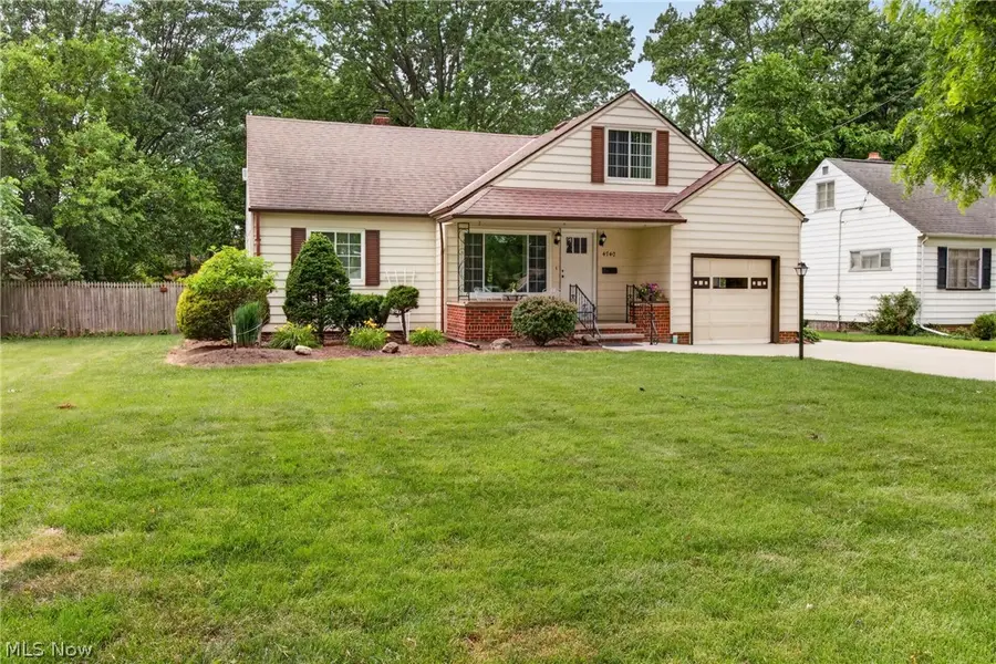 4740 Silverdale Road, North Olmsted, OH 44070 - #2