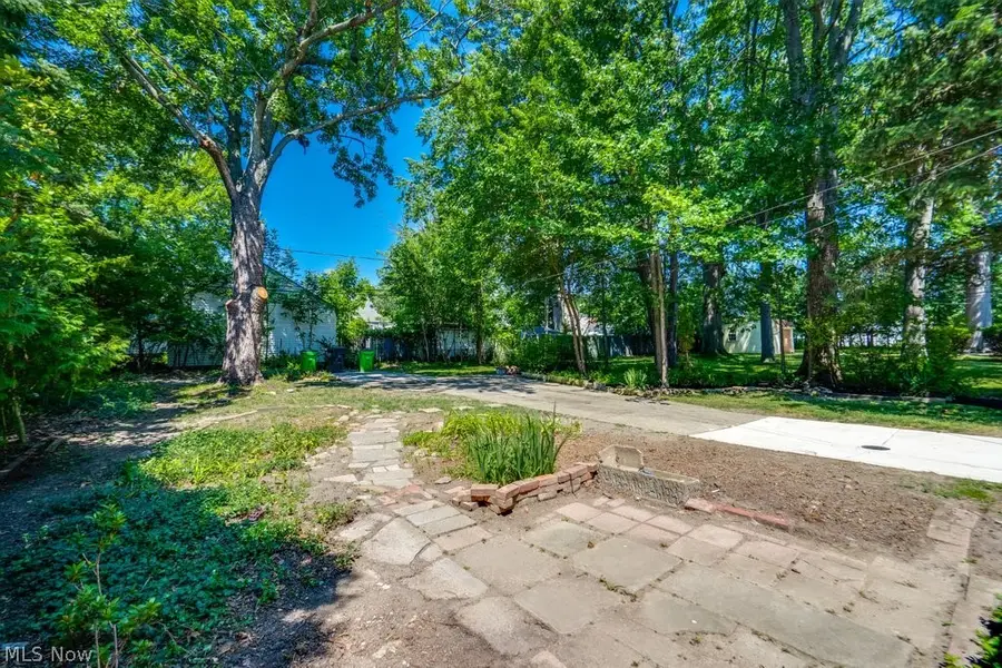 344 E 250th Street, Euclid, OH 44132 - #3