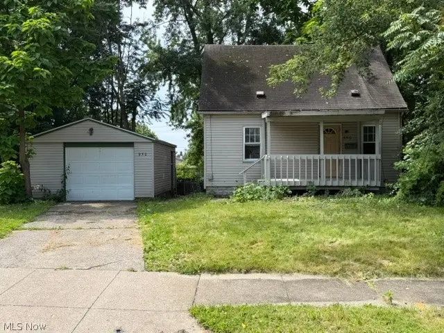 950 Silvercrest Avenue, Akron, OH 44314 - #2