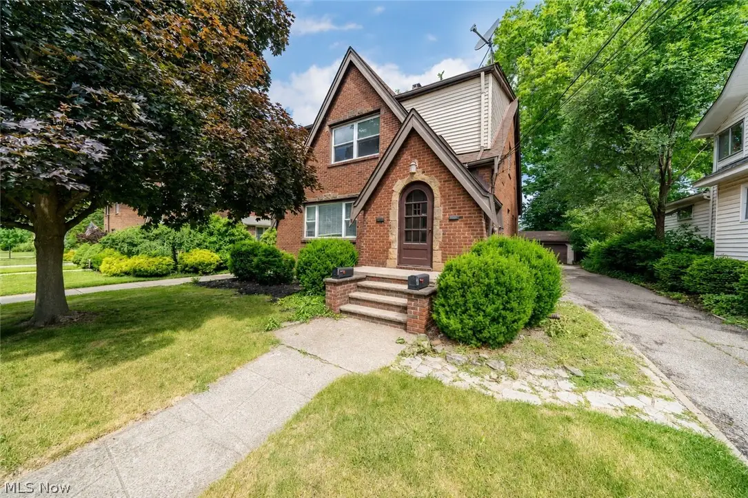 15506 Lydian Avenue, Cleveland, OH 44111 - #1