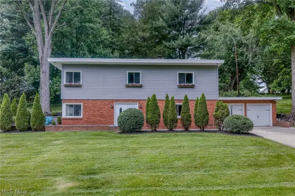 145 Brookdell Nw Drive, North Canton, OH 44720