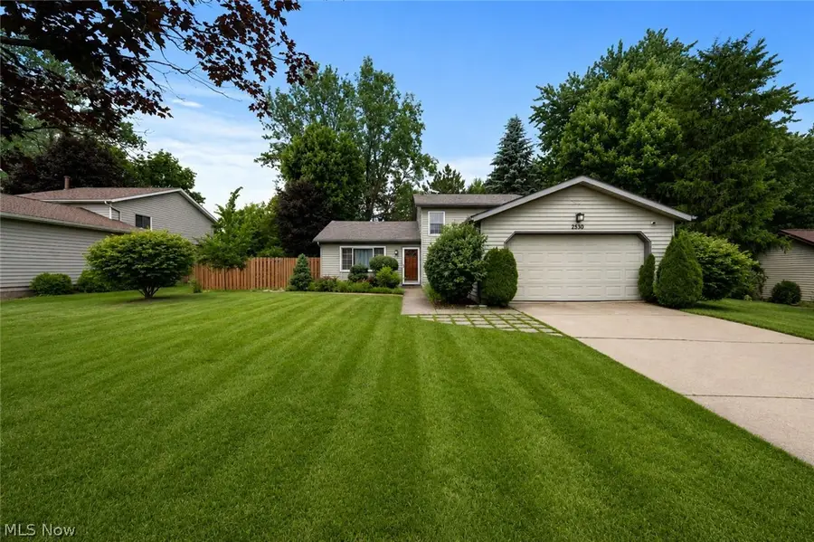 9539 Glencairn Lane, Olmsted Falls, OH 44138 - #3