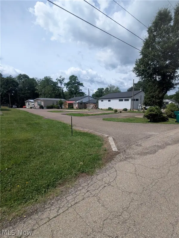 860 Grove Road, Zanesville, OH 43701
