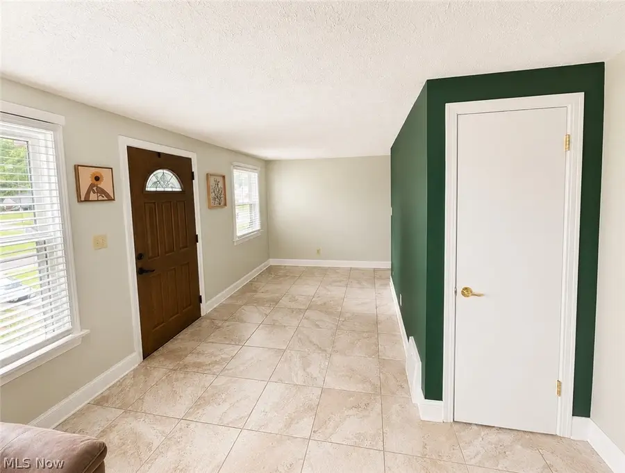 184 Ambrose Nw Avenue, Canton, OH 44708 - #3
