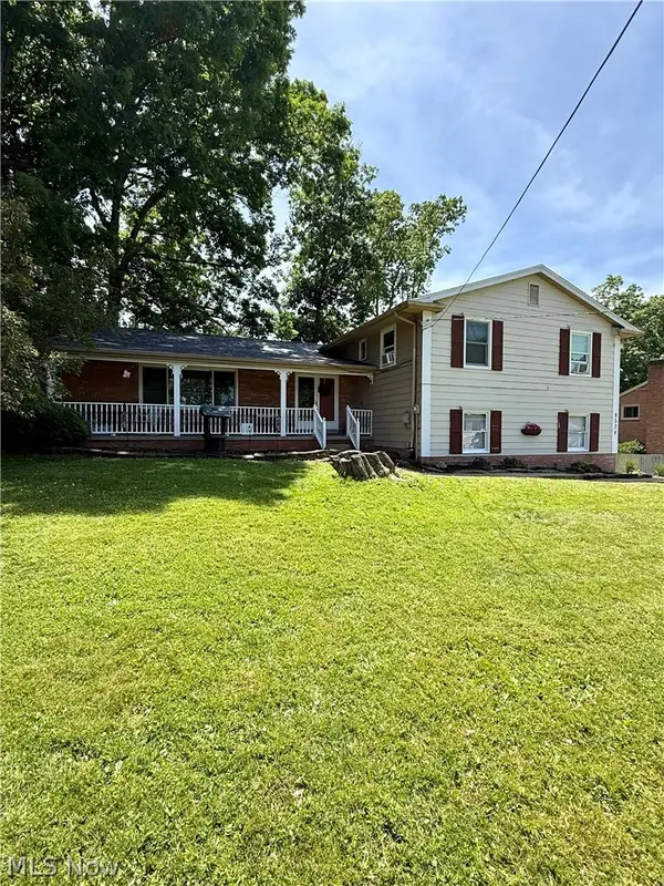 8524 Sleepy Hollow Ne Drive, Warren, OH 44484