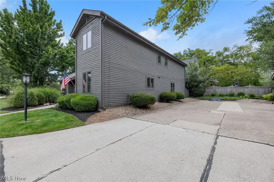 1025 Stonewood Court, Westlake, OH 44145 - #3