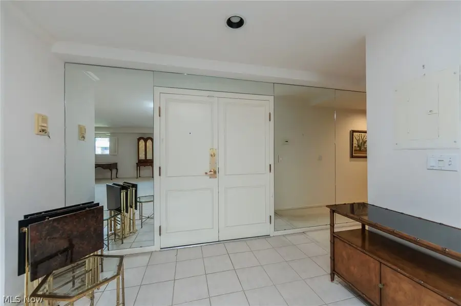 2112 Acacia Park Drive #511, Lyndhurst, OH 44124 - #2
