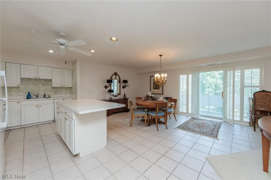 2112 Acacia Park Drive #511, Lyndhurst, OH 44124 - #3