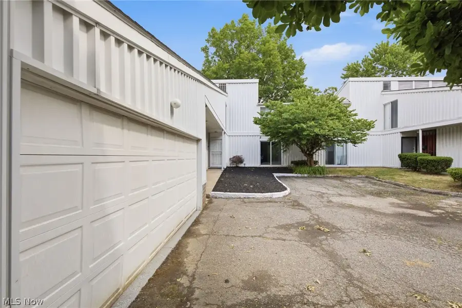 13 Sutton Place, Shaker Heights, OH 44120 - #2