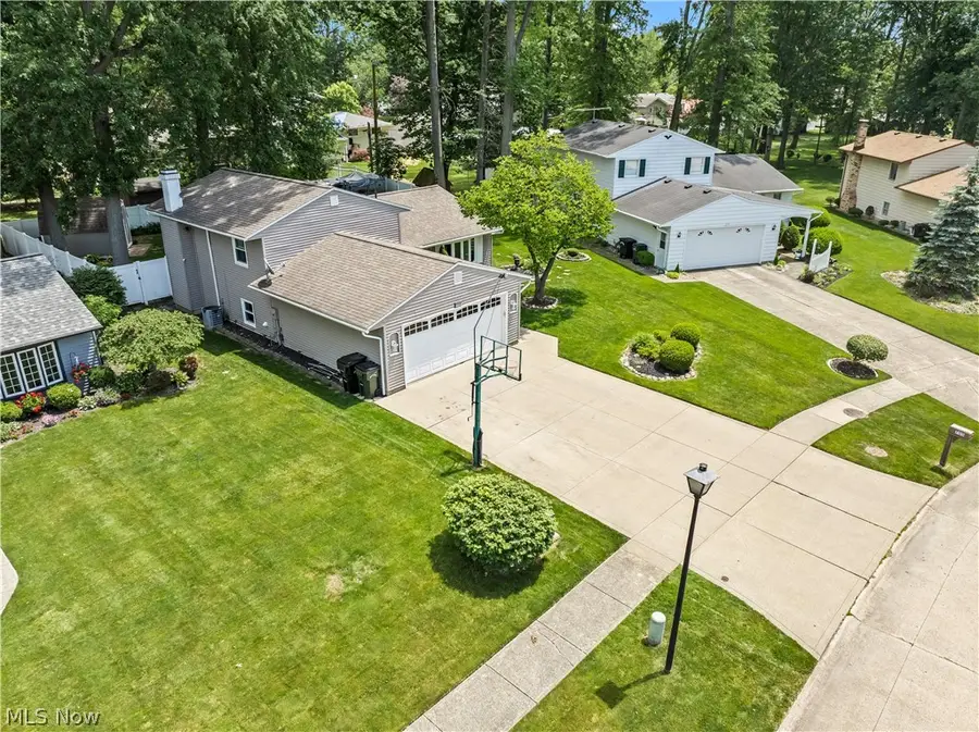 755 Bedford Avenue, Elyria, OH 44035 - #3