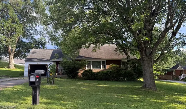 3314 Lee Nw Street, North Canton, OH 44720