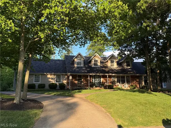 147 S Hayden Parkway, Hudson, OH 44236