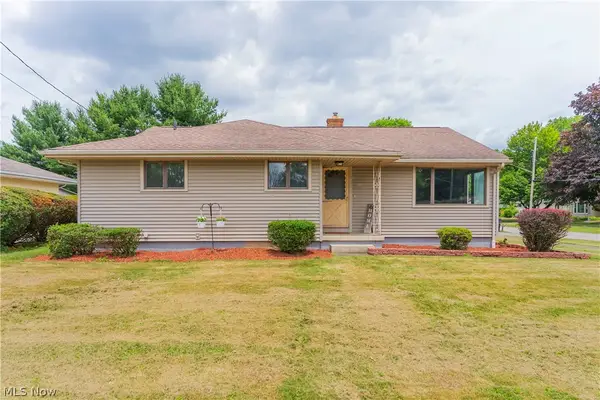 2163 Hollywood Ne Street, Warren, OH 44483