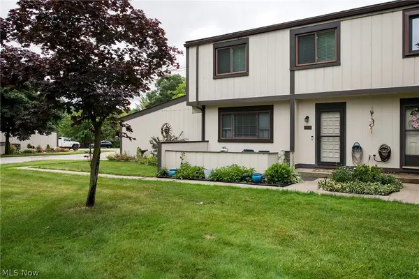 11657 Harbour Light Drive, North Royalton, OH 44133