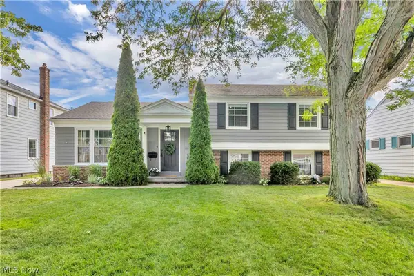 4259 W 202 Street, Fairview Park, OH 44126