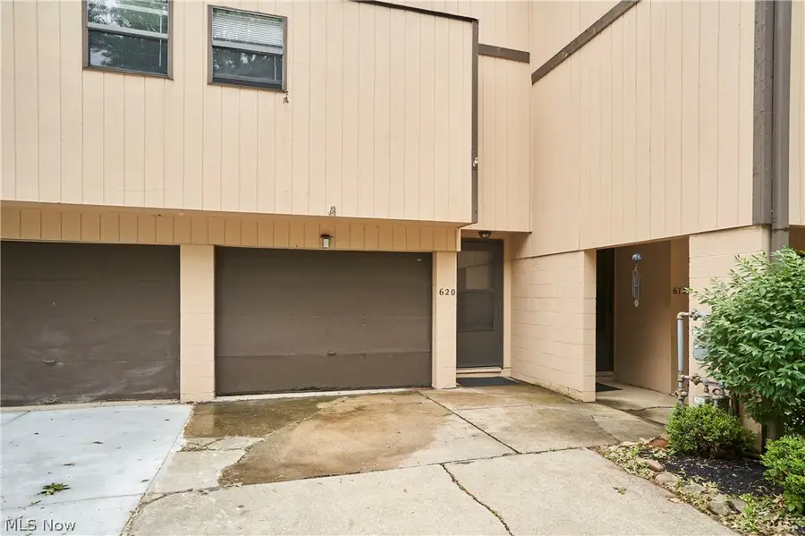 620 James Avenue, Cuyahoga Falls, OH 44221 - #2