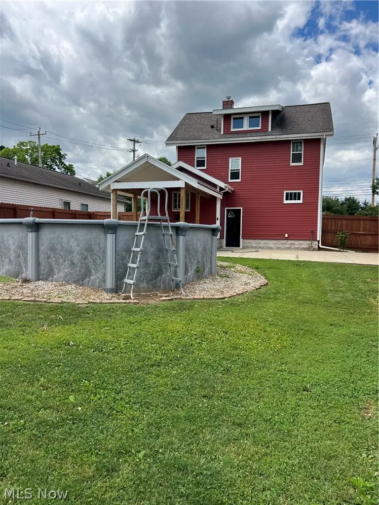 437 SW Bodmer Avenue, Strasburg, OH 44663 - #3