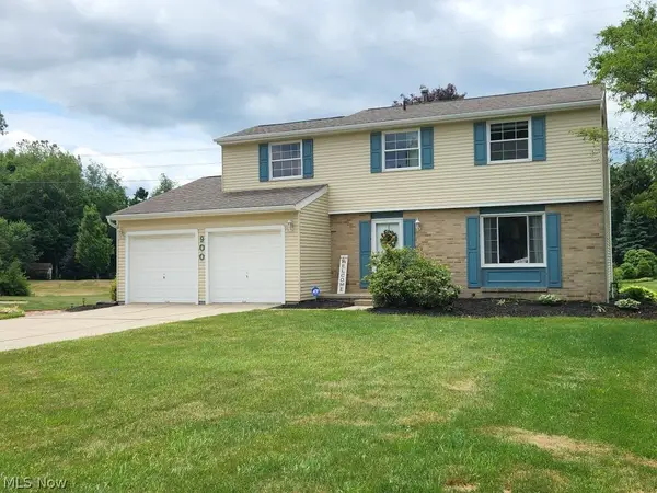 900 Berkshire Drive, Macedonia, OH 44056