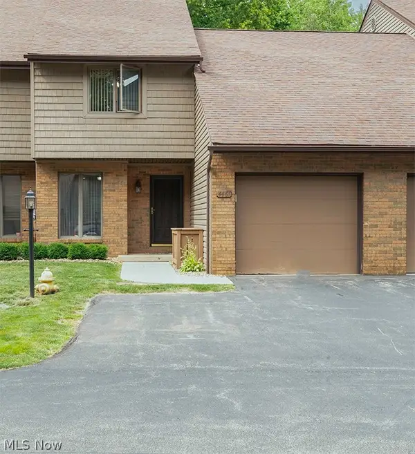 4461 Willow Creek Se Drive, Howland, OH 44484
