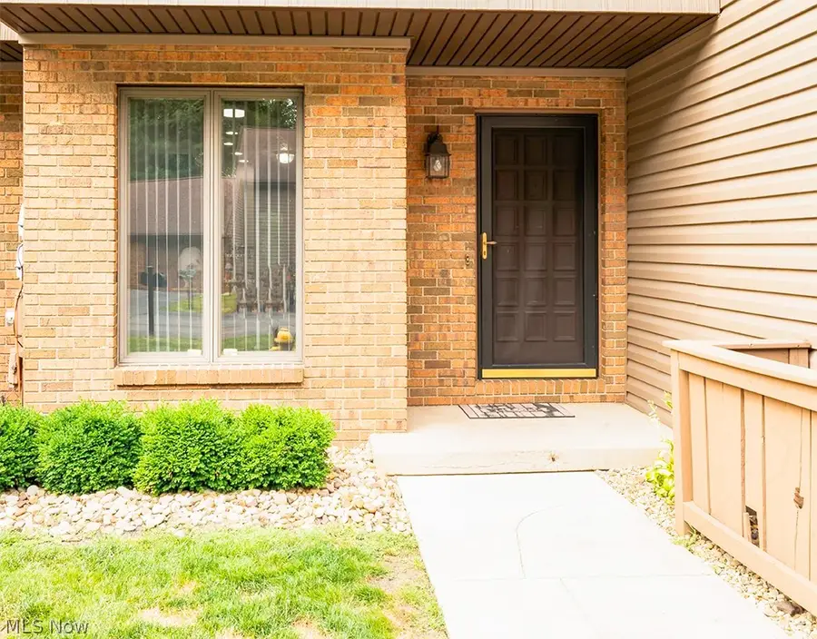 4461 Willow Creek Se Drive, Howland, OH 44484 - #3