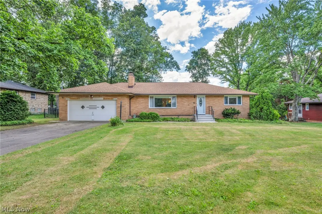 8382 Parkdale Drive, North Royalton, OH 44133 - #1