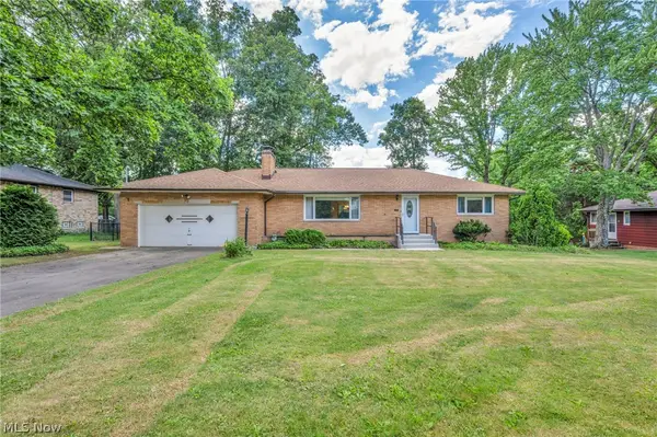 8382 Parkdale Drive, North Royalton, OH 44133