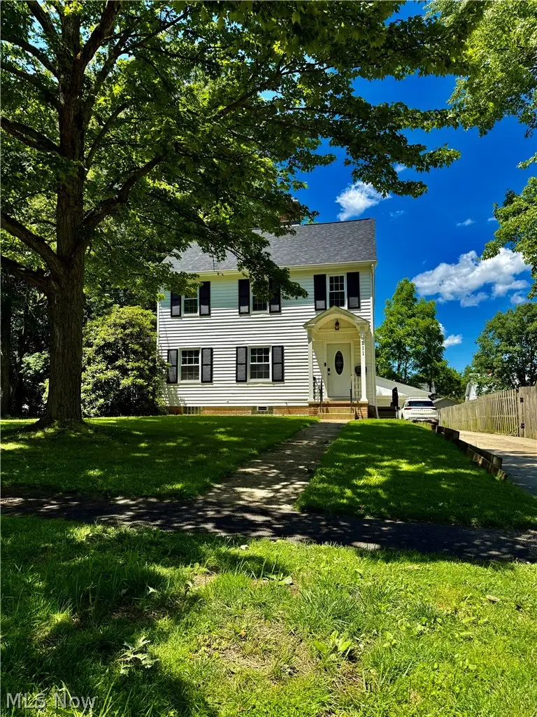 211 Morrison Avenue, Cuyahoga Falls, OH 44221 - #3