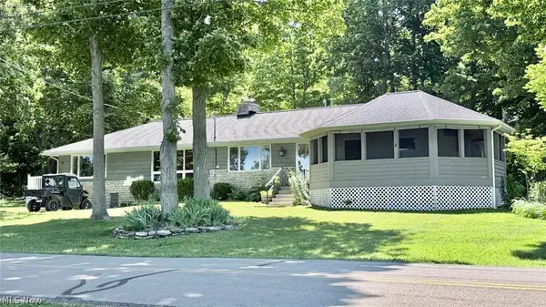 1036 W Lakeshore Drive, Kelleys Island, OH 43438