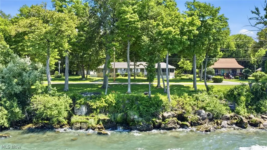 1036 W Lakeshore Drive, Kelleys Island, OH 43438 - #3