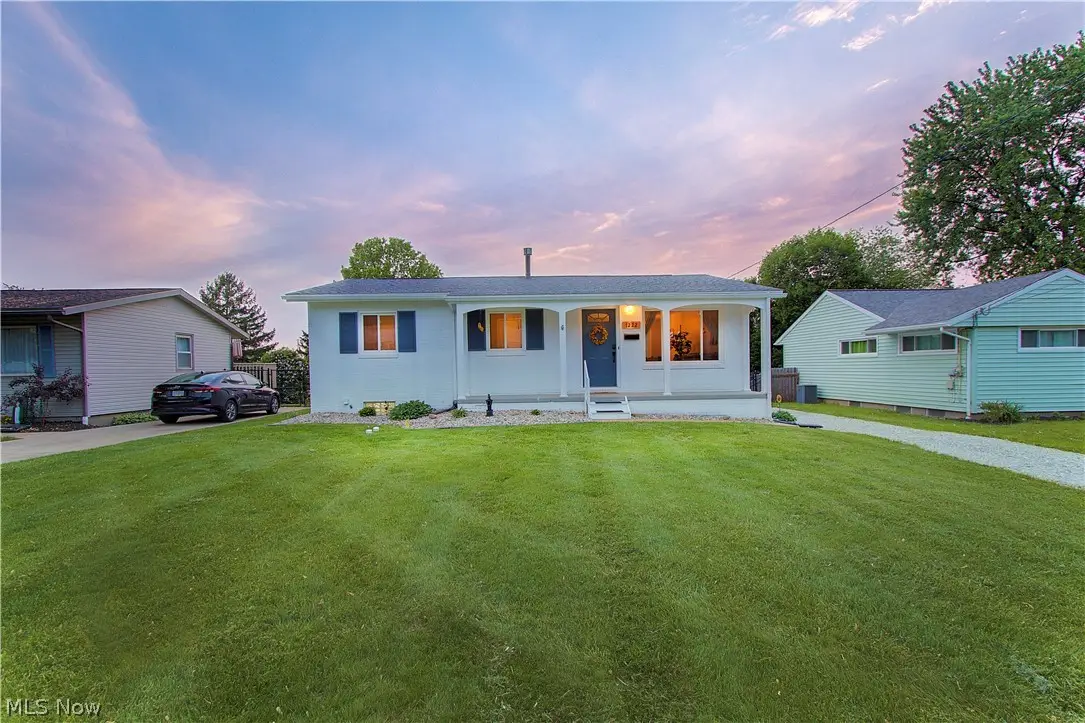 1222 Valley Drive, North Canton, OH 44720 - #1