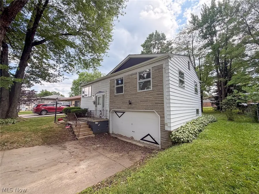 2821 Tod Nw Avenue, Warren, OH 44484 - #3