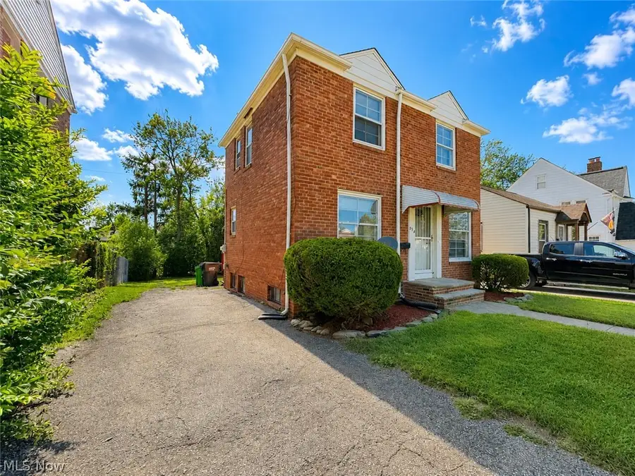554 Darlington Drive, Bedford, OH 44146 - #2