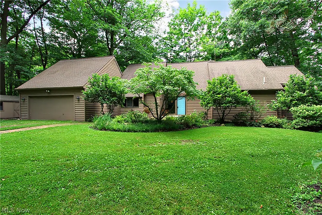 15490 Riddle Road, Chagrin Falls, OH 44022 - #1