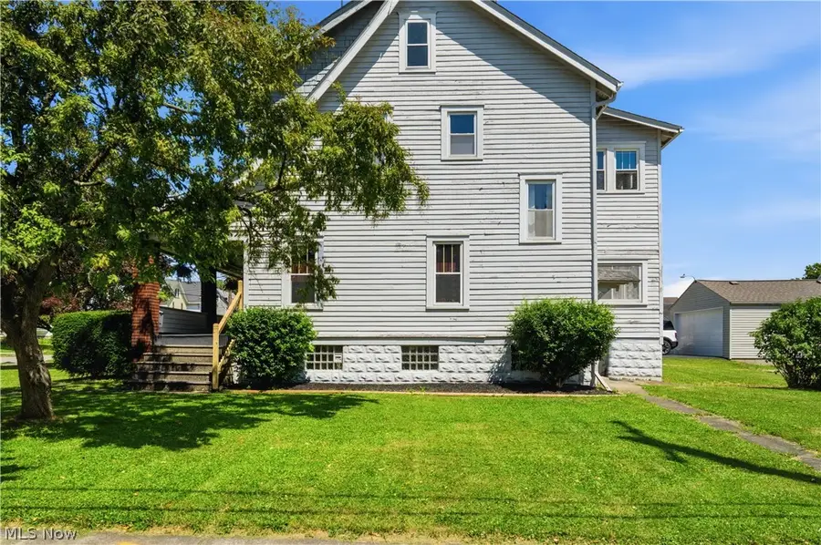 201 E Wilson Avenue, Girard, OH 44420 - #3