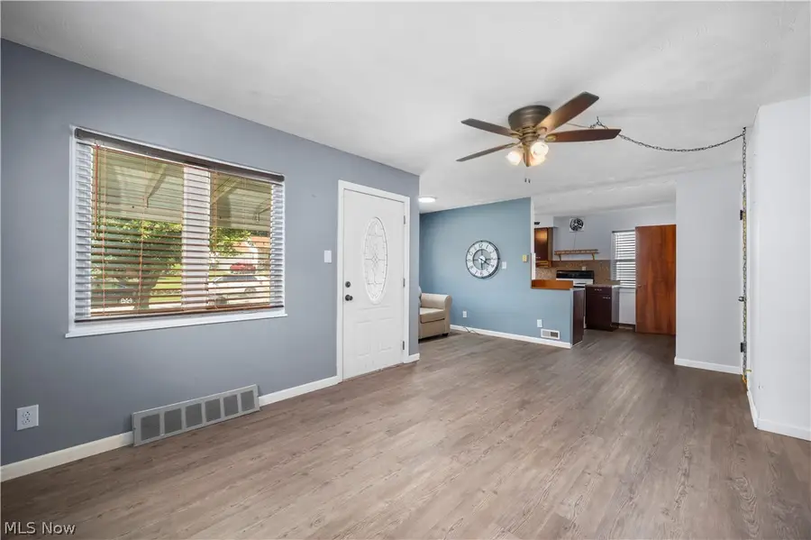 130 Roger Avenue, Bellevue, OH 44811 - #3