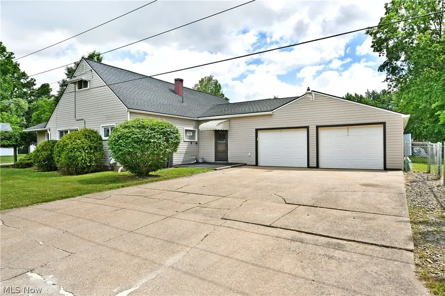 2333 Stephens Avenue, Warren, OH 44485 - #2