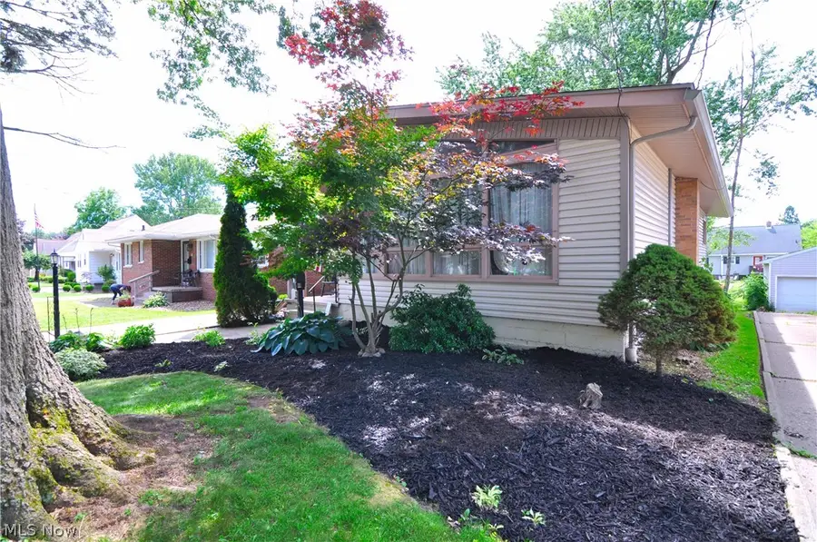 172 27th Nw Street, Barberton, OH 44203 - #2